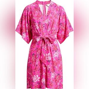 Lilly Pulitzer Women's Wisteria Elbow Sleeve V-Neck NWT
Size 14